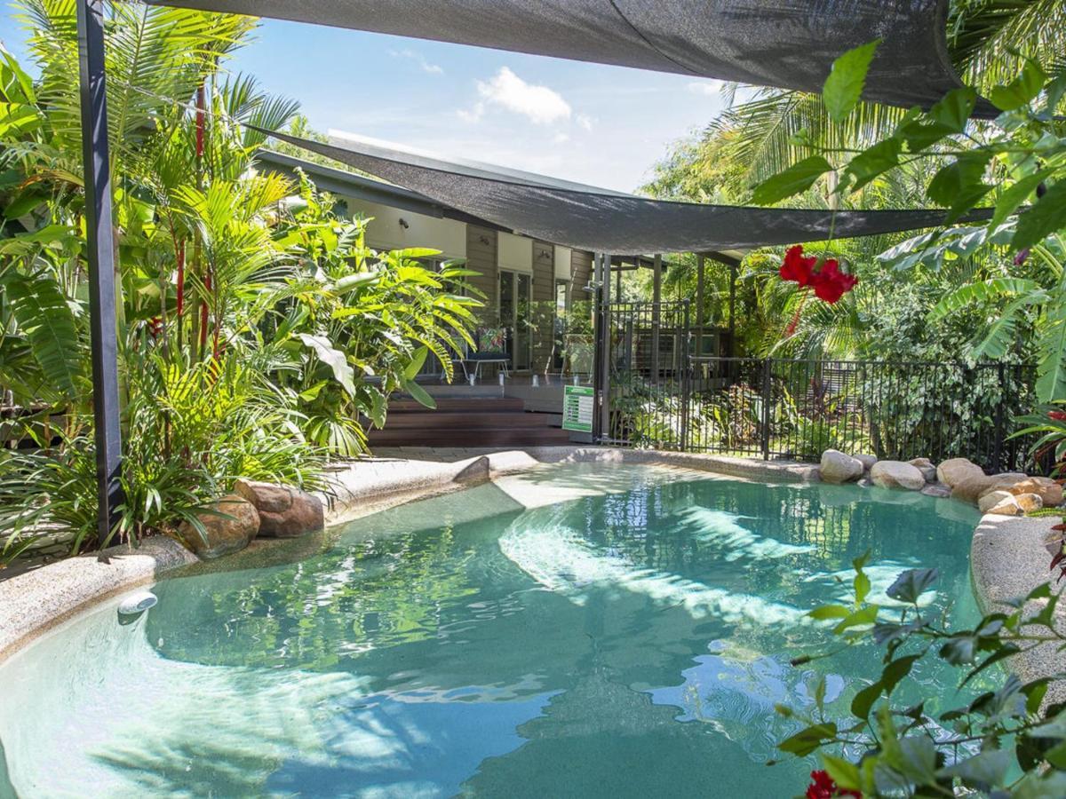 Whispering Palms Villa Nelly Bay Exterior photo